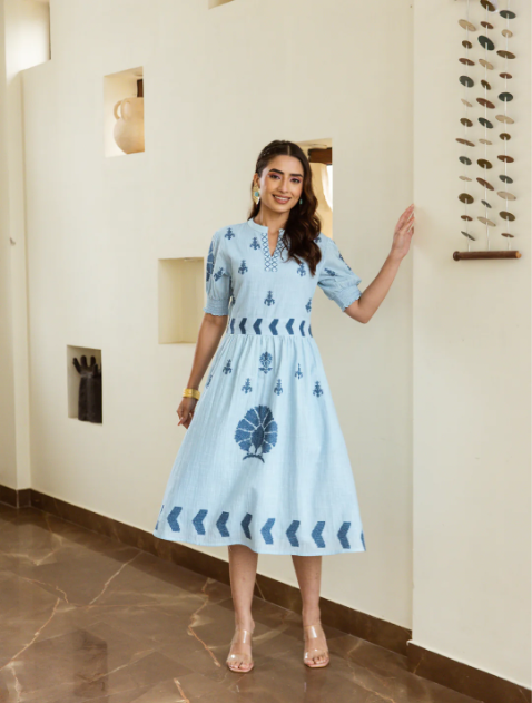 Autumn blue mul-cotton embroidery dress