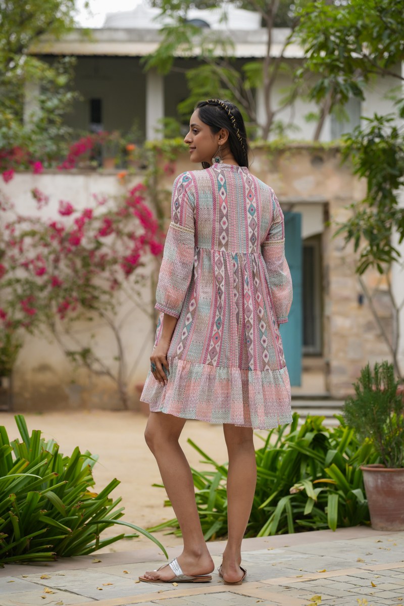 Nila cream-pink Cotton printed short dress