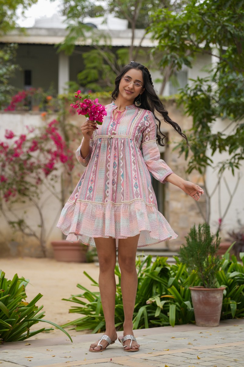 Nila cream-pink Cotton printed short dress