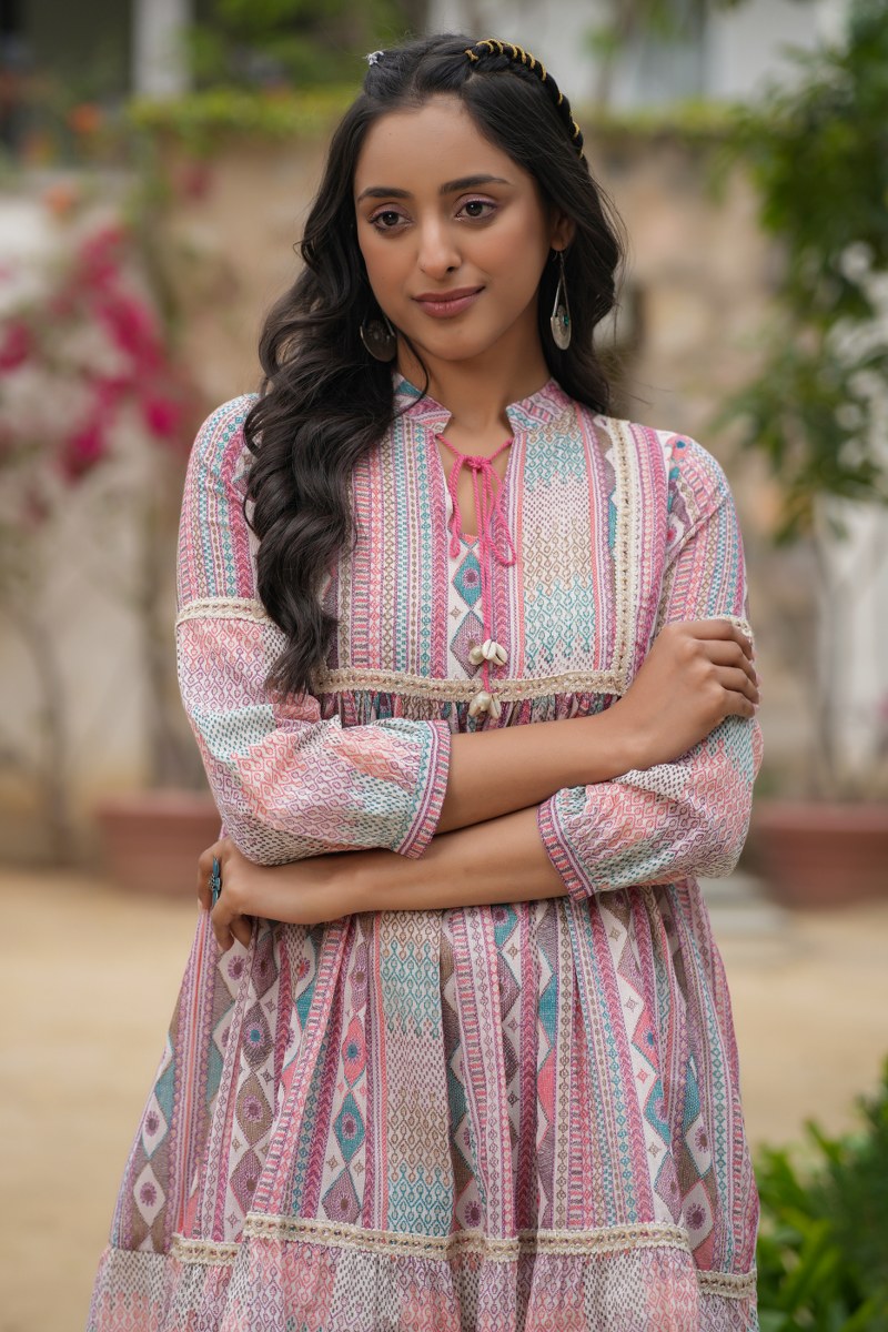 Nila cream-pink Cotton printed short dress