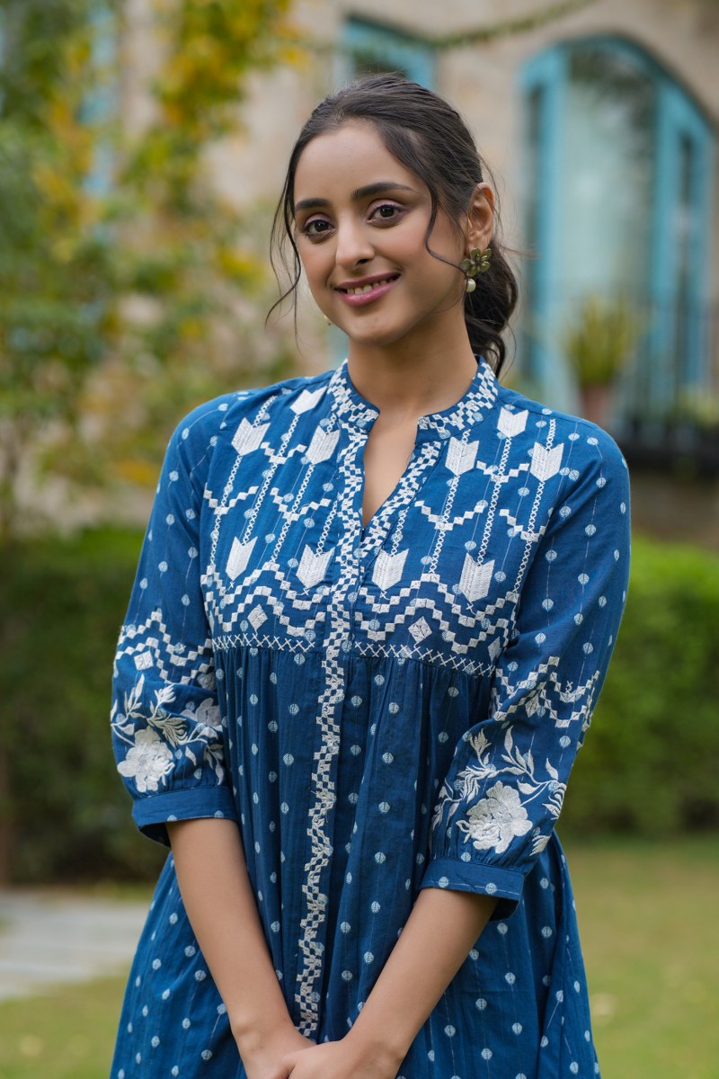 Rina Blue mul-cotton embroidered short dress